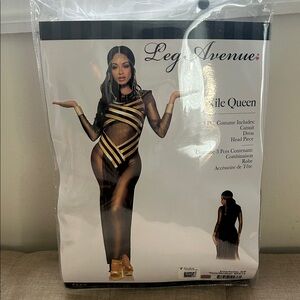 Leg Avenue Black and Gold Queen Costume